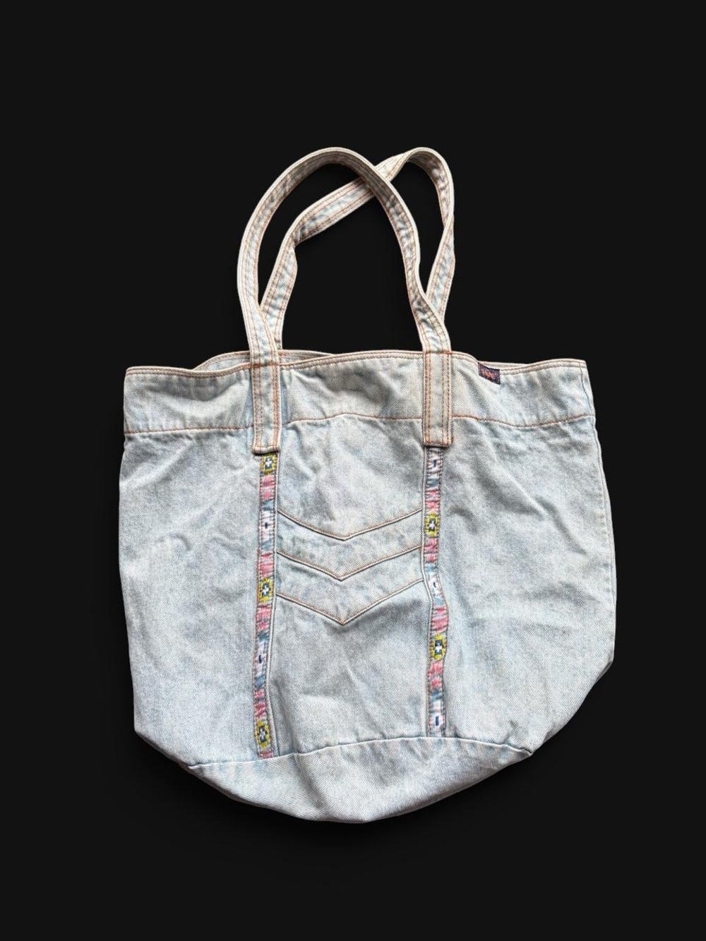 ✨ Shane vintage denim tote bag with embroidered floral trim on side panels✨